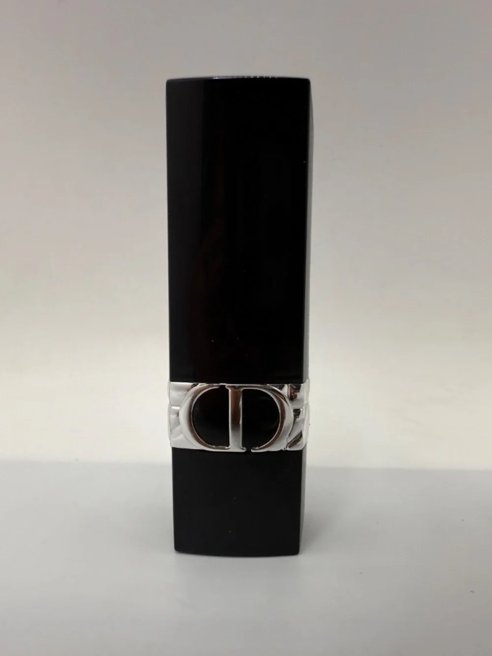 GORGEOUS NWB-CHRSTIAN DIOR ROUGE 999 VELVET LIP STICK! (MADE IN FRANCE)
